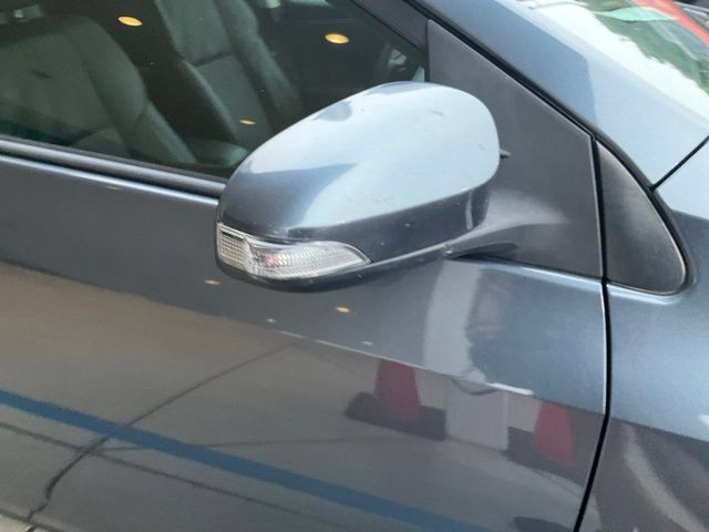 Used 2019 Toyota Corolla SE FWD image 4