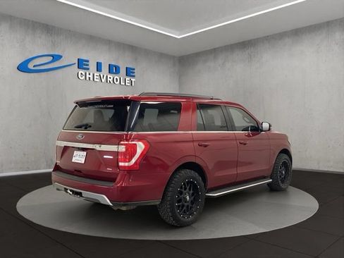 Used 2018 Ford Expedition XLT w/ Equipment Group 202A AWD/4WD image 14
