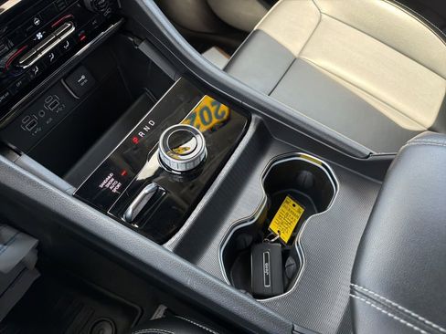 Used 2023 Jeep Grand Cherokee Limited AWD/4WD image 18