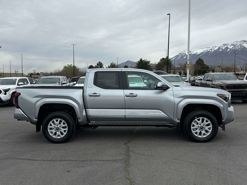New 2026 Toyota Tacoma SR5 image 3