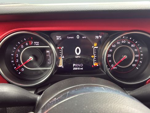 Used 2022 Jeep Wrangler Rubicon w/ Cold Weather Group AWD/4WD image 31