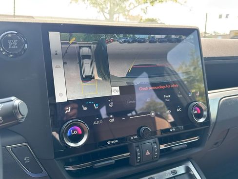 Used 2024 Lexus GX 550 w/ Accessory Package (2T) AWD/4WD image 29