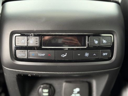 Used 2024 Hyundai Palisade Calligraphy image 12