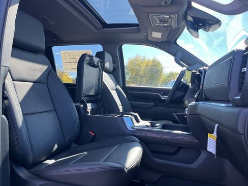 New 2025 GMC Sierra 2500 SLT w/ SLT Convenience Package image 33