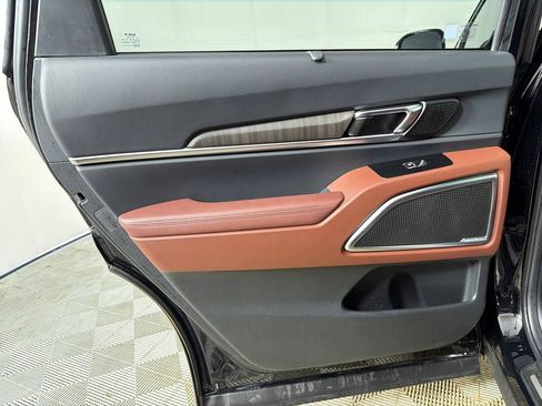 Used 2023 Kia Telluride SX image 24