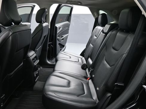 Used 2016 Ford Edge Titanium w/ Equipment Group 301A image 18