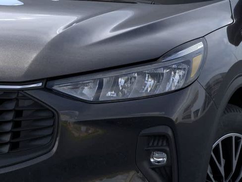 New 2025 Ford Escape SE FWD image 18