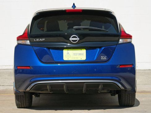 Used 2025 Nissan Leaf SV Plus image 10