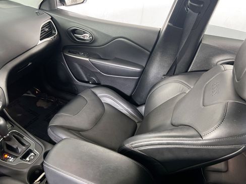 Used 2022 Jeep Cherokee Limited image 22