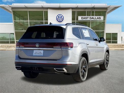 New 2026 Volkswagen Atlas SE image 3