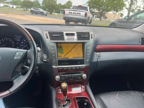 Used 2010 Lexus LS 460 RWD image 13