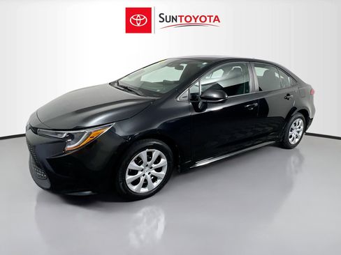 Used 2022 Toyota Corolla LE image 9