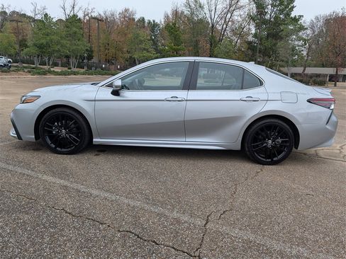 Used 2024 Toyota Camry XSE image 4