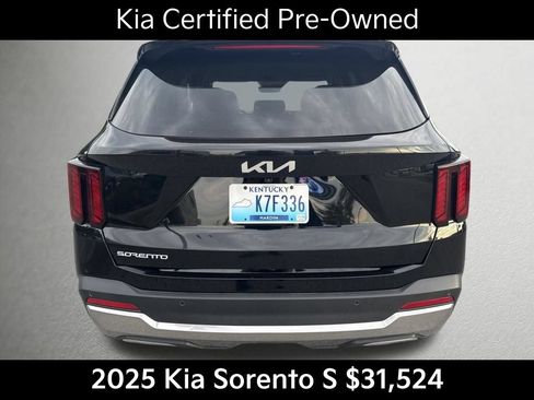 Certified 2025 Kia Sorento S FWD image 5