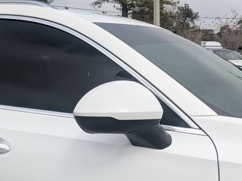 Used 2023 Buick Envision Essence image 12