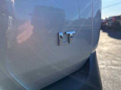 Used 2020 Chevrolet Traverse LT image 12