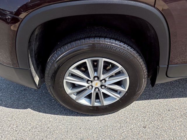 Used 2023 Chevrolet Traverse LT FWD image 15