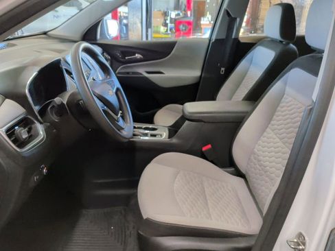 Used 2020 Chevrolet Equinox LS w/ LS Convenience Package image 8