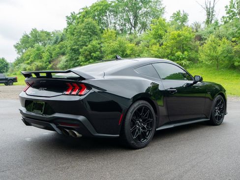 Used 2024 Ford Mustang GT Premium w/ GT Performance Package RWD image 3