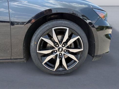 Used 2018 Chevrolet Malibu LT FWD image 9