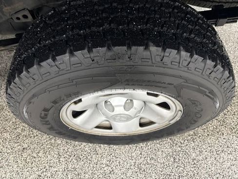 Used 2019 Toyota Tacoma SR image 27