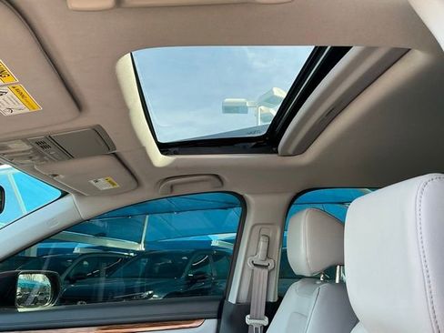 Used 2022 Honda CR-V Touring image 11