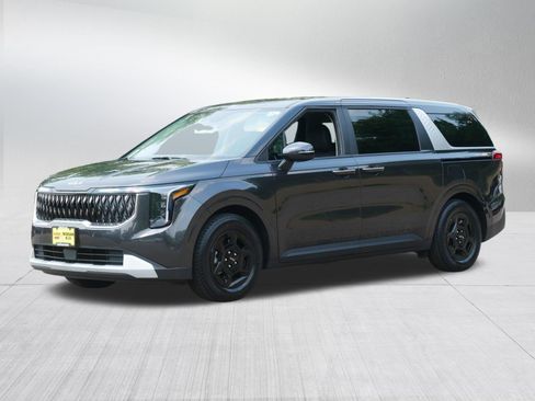 Certified 2026 Kia Carnival FWD image 3