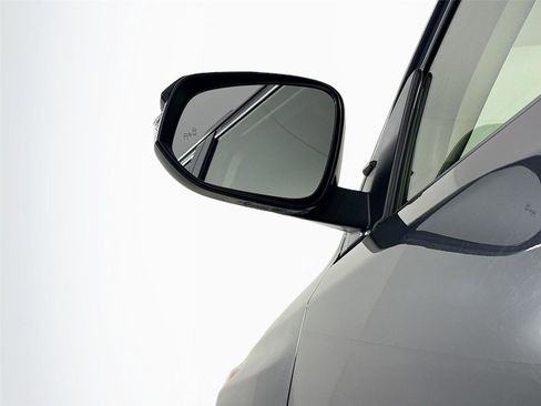 Used 2024 Toyota 4Runner SR5 Premium image 5