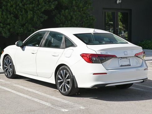 Used 2022 Honda Civic EX image 6