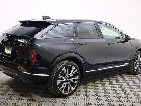 New 2026 Cadillac Optiq Luxury 2 w/ LPO, Floor Liner Package AWD/4WD image 7