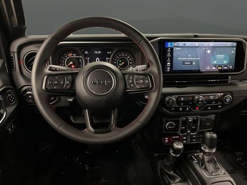 Used 2024 Jeep Wrangler Unlimited Rubicon image 5