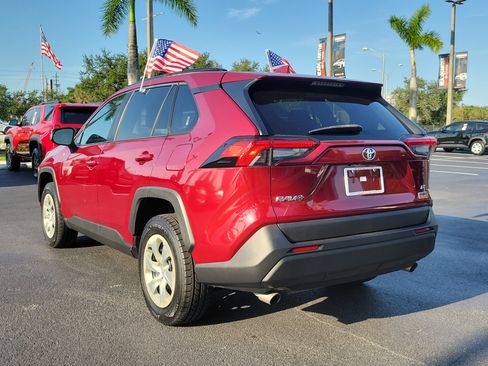Used 2020 Toyota RAV4 LE FWD image 9