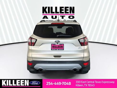 Used 2017 Ford Escape SE w/ Equipment Group 201A FWD image 8