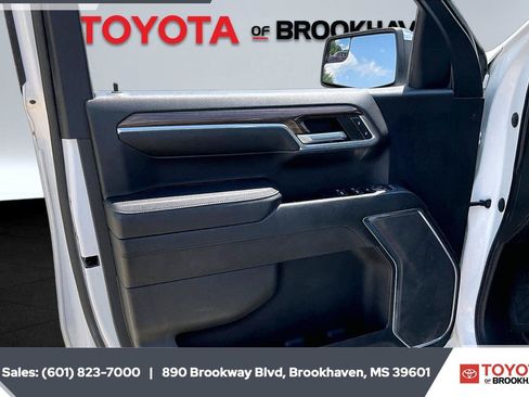 Used 2023 Chevrolet Silverado 1500 LT AWD/4WD image 17