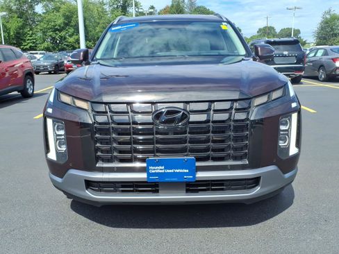 Used 2023 Hyundai Palisade Limited w/ Cargo Package AWD/4WD image 2