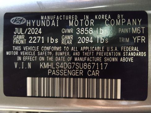 Used 2025 Hyundai Elantra SEL FWD image 33