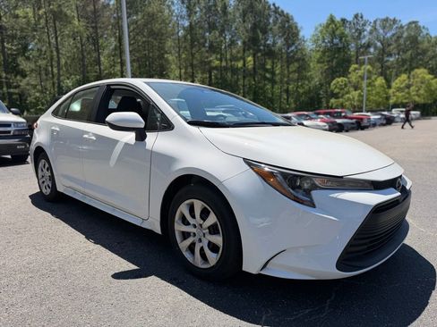 Used 2026 Toyota Corolla LE image 4
