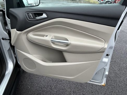 Used 2014 Ford C-MAX SE image 16