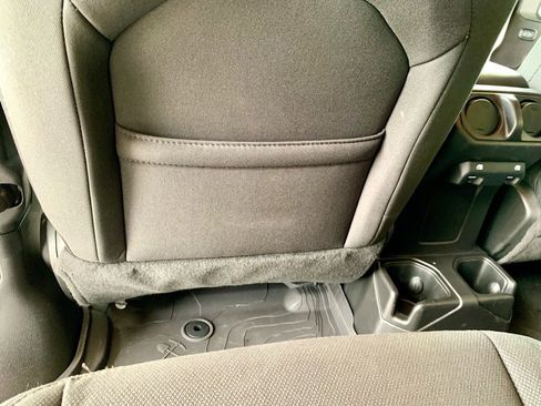 Used 2023 Jeep Gladiator Willys image 47