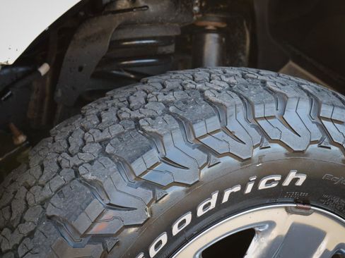 Used 2023 RAM 2500 Tradesman w/ Chrome Appearance Group image 10