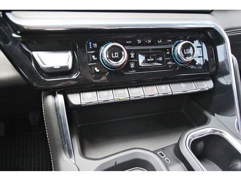 Used 2024 GMC Sierra 2500 Denali Ultimate AWD/4WD image 22