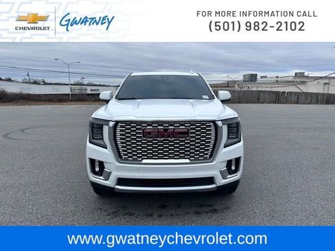 Used 2021 GMC Yukon Denali w/ Denali Premium Package image 2