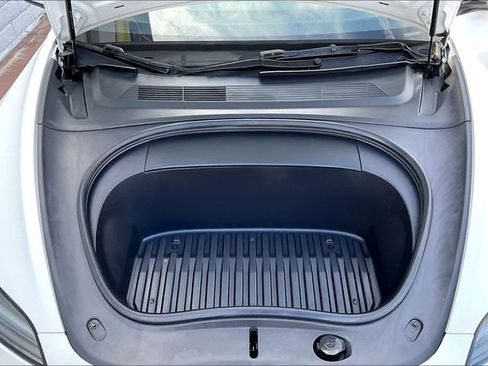 Used 2024 Tesla Model 3 Standard Range RWD image 8