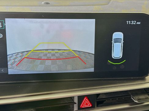 Used 2024 Kia Sorento S image 19