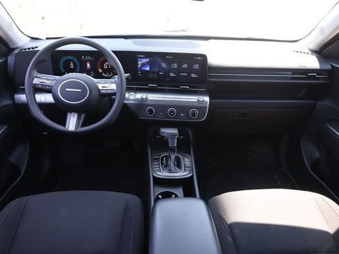 Used 2025 Hyundai Kona SE FWD image 22