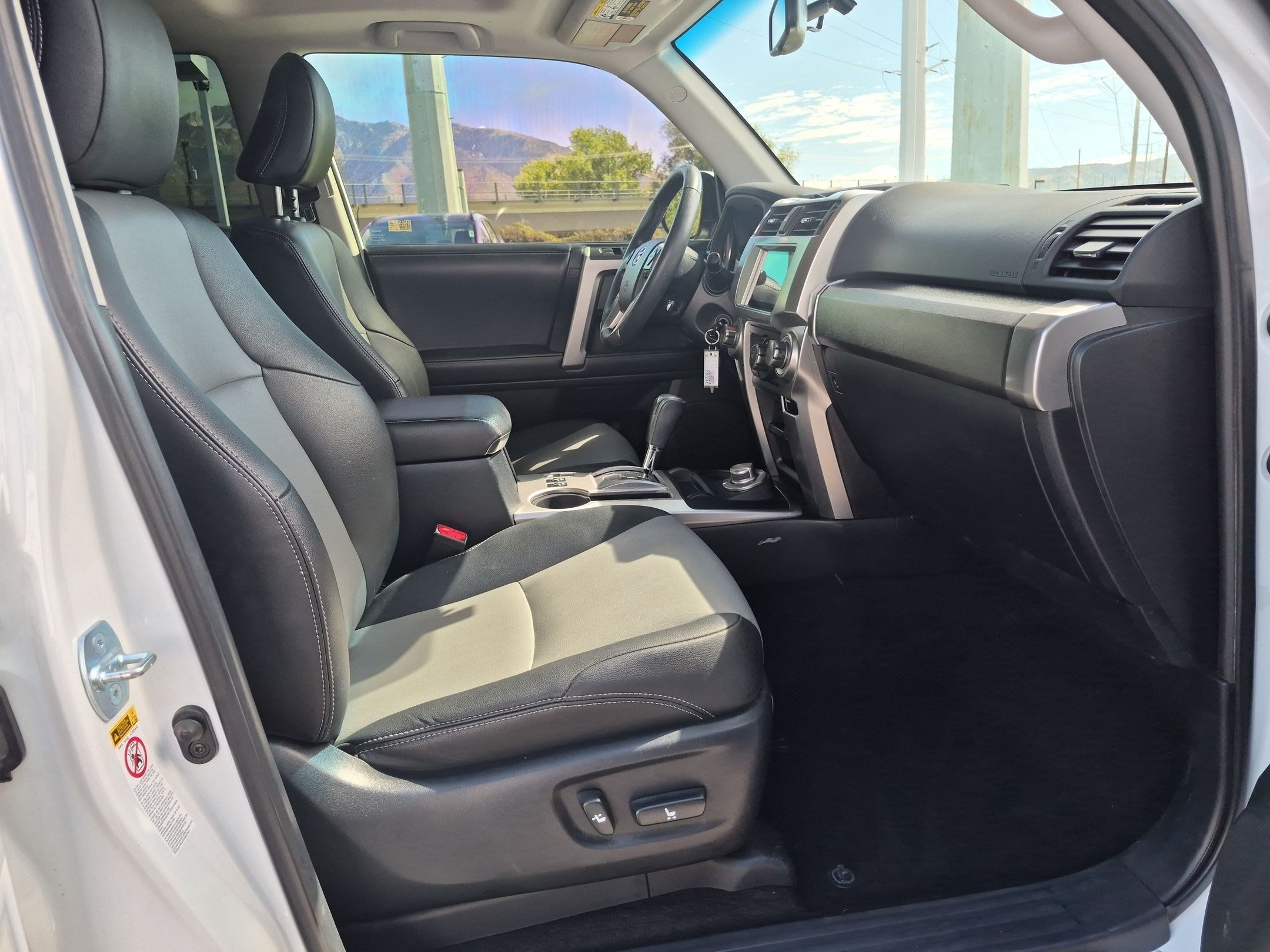 Used 2019 Toyota 4Runner SR5 Premium AWD/4WD image 29
