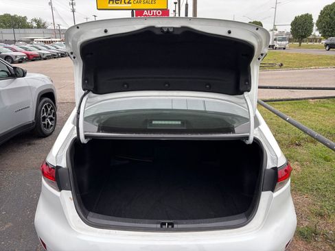 Used 2023 Toyota Corolla LE FWD image 30