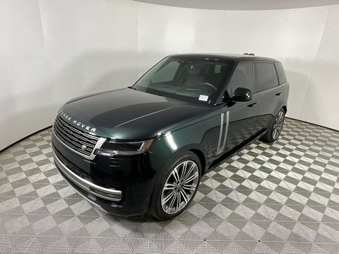Used 2025 Land Rover Range Rover Long Wheelbase Autobiography image 9