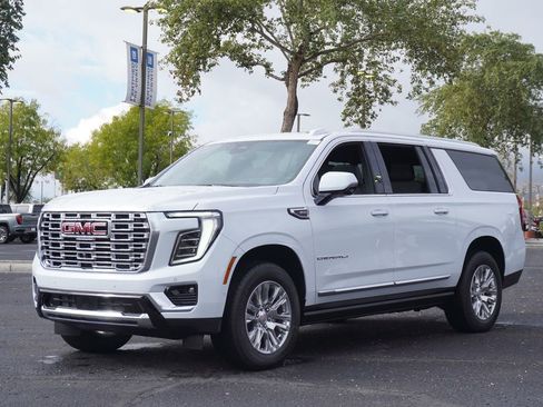 New 2026 GMC Yukon XL Denali image 4