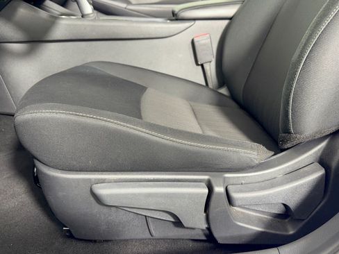 Used 2025 Nissan Sentra SV FWD image 16